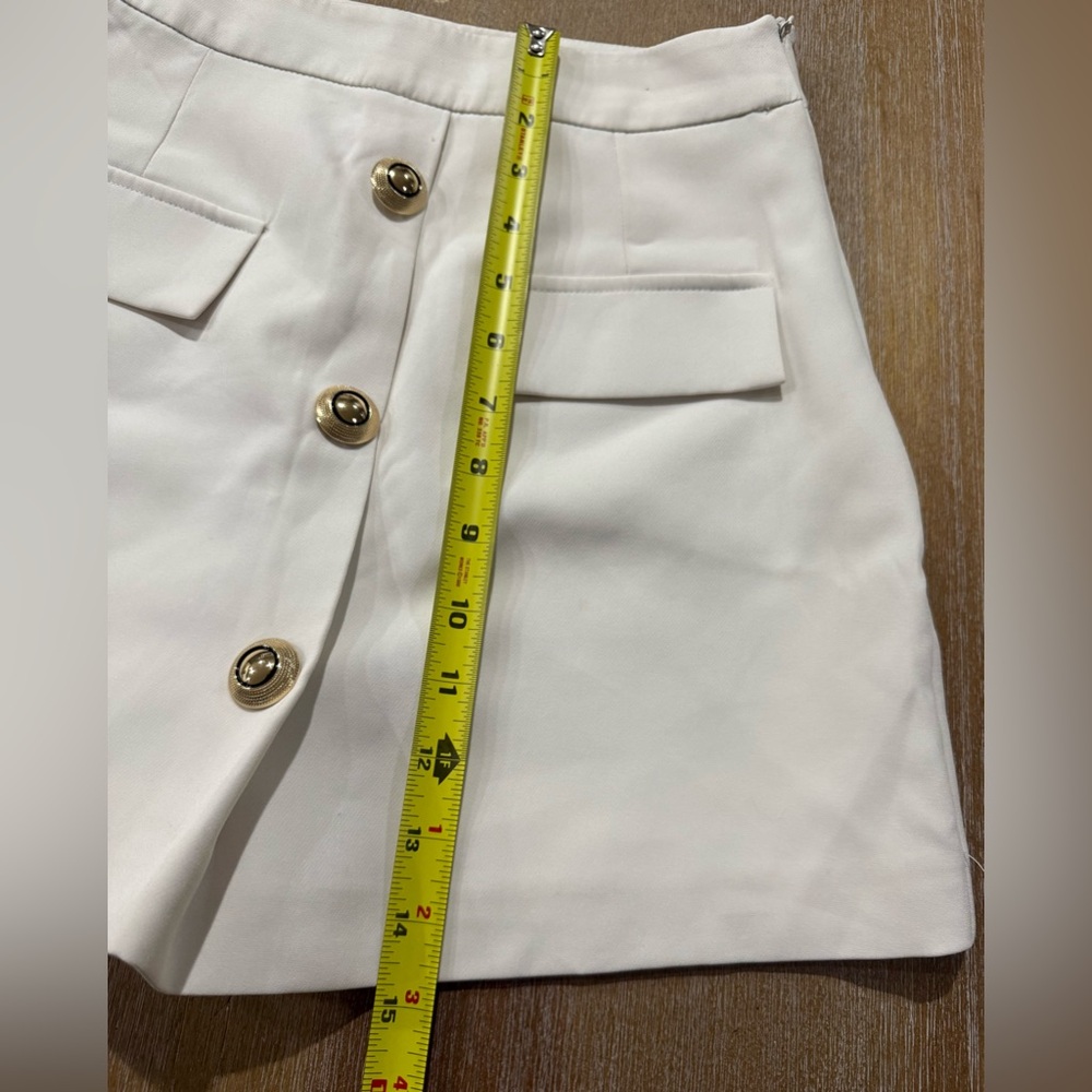 Women’s White Skort Gold Buttons XS - Picture 9 of 9